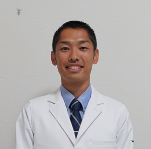 岩井　勇策 先生